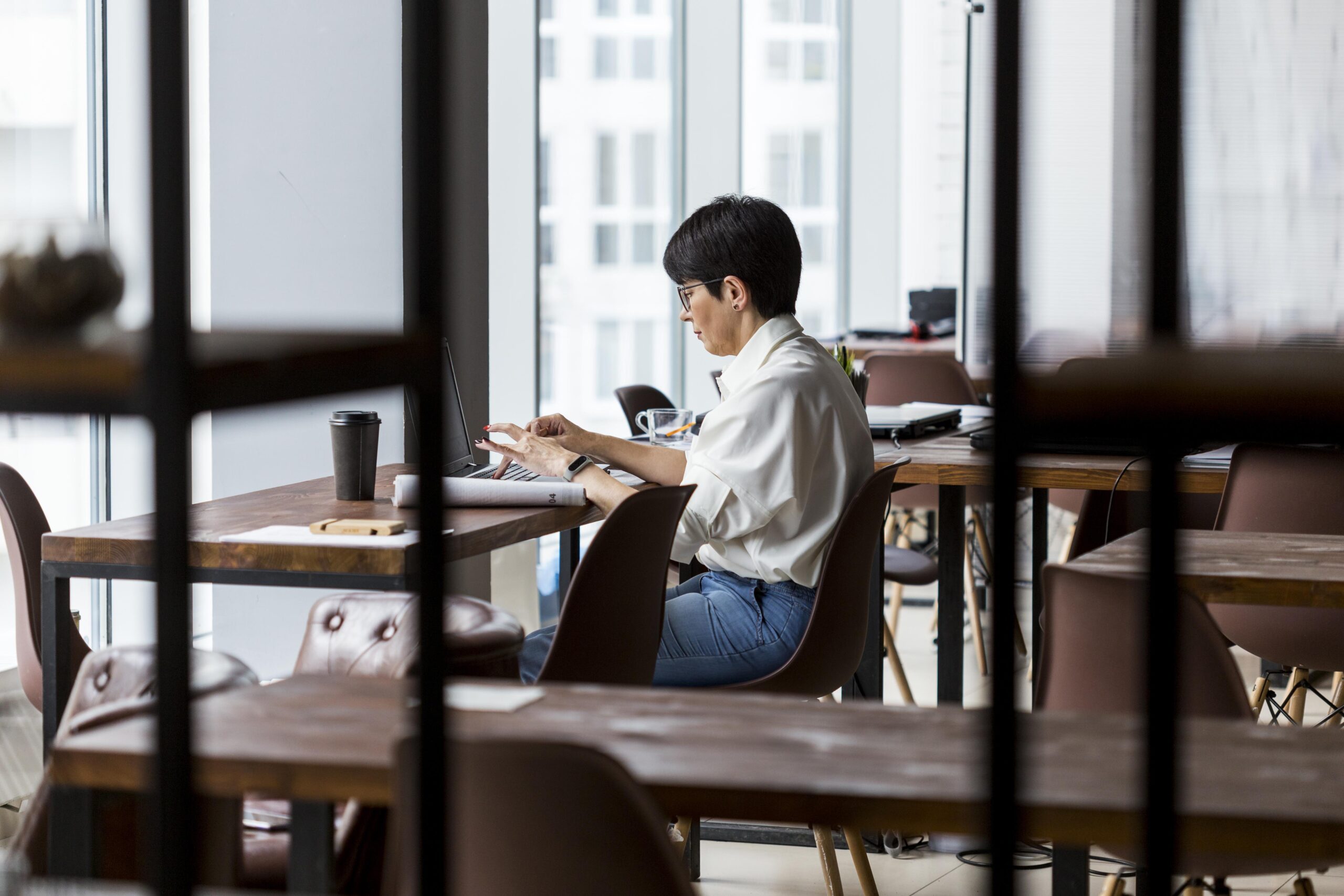 Kerja di Luar Kantor Lebih Efektif? Ini Penjelasan Ilmiahnya!